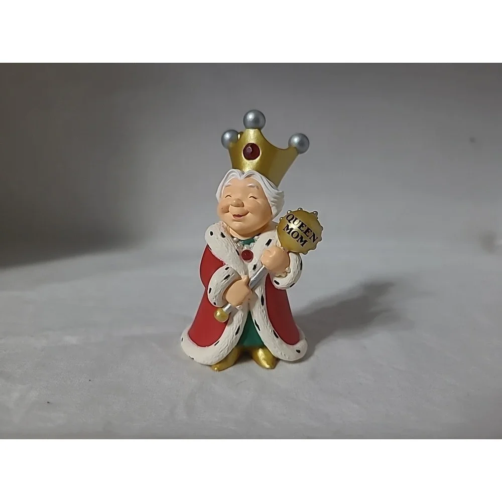 Hallmark Keepsake Ornament 2000 Mom Queen Mom‎ Robert Chad Sculpted QX8064